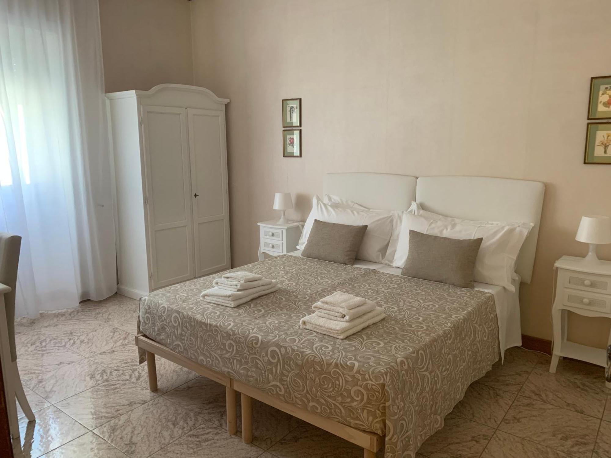 Porta Napoli Rooms Лечче Экстерьер фото